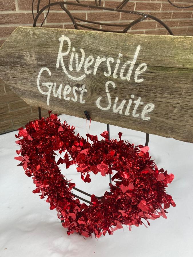 Romantic Riverside Suite In Elora Esterno foto