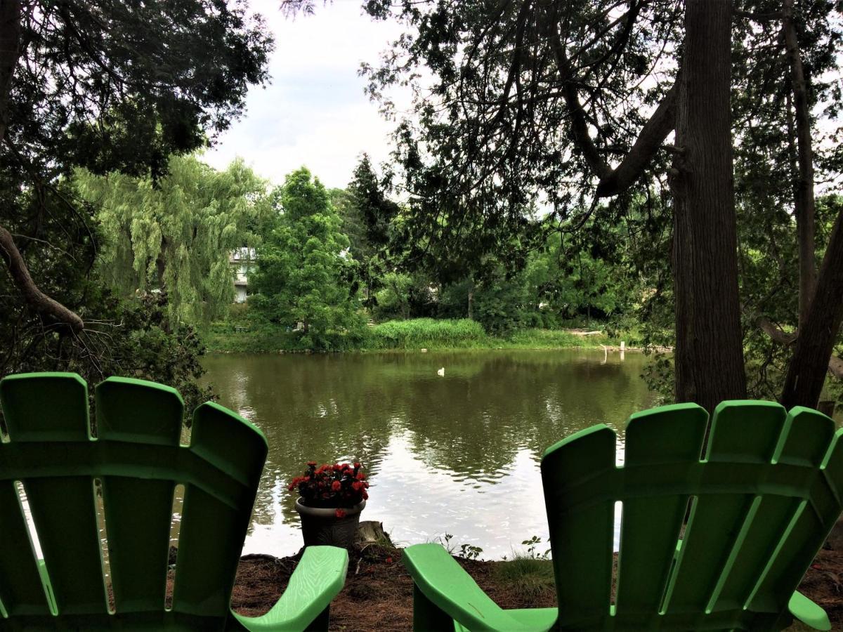 Romantic Riverside Suite In Elora Esterno foto